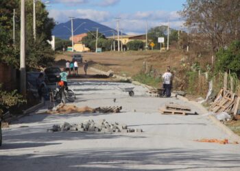 Bairro São Pedro recebe obras na 19ª rua e ficará 100% pavimentado