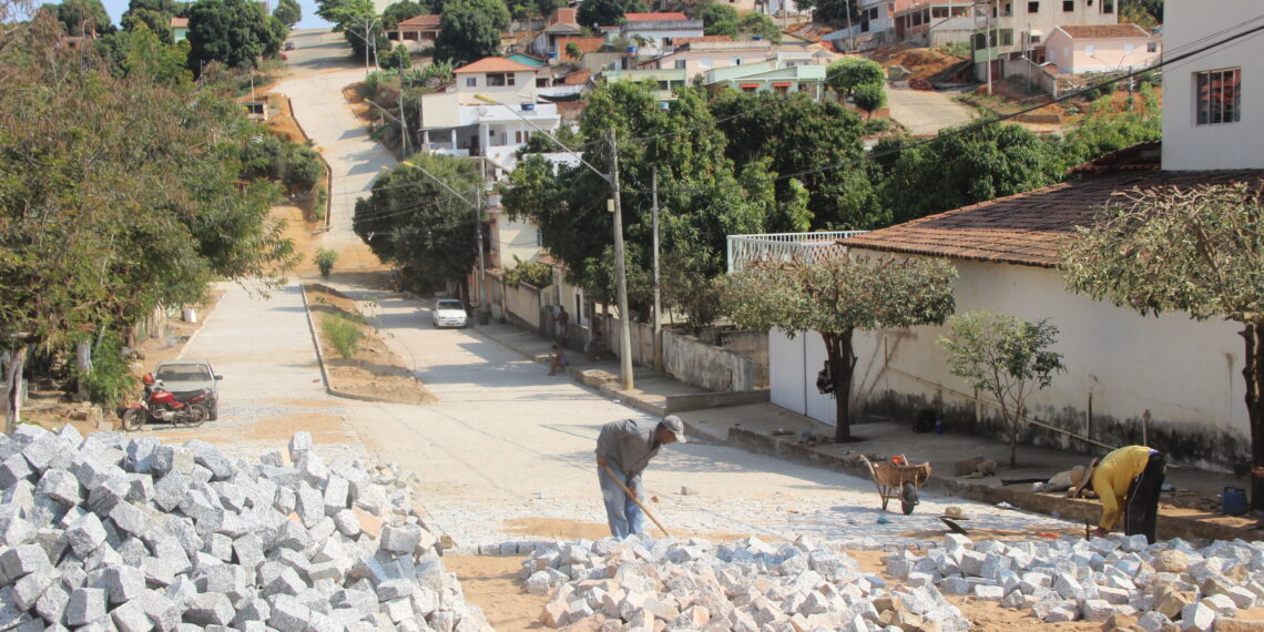 Obras na reta final na Dona Chiquinha: fim da espera de 50 anos pela pavimentação