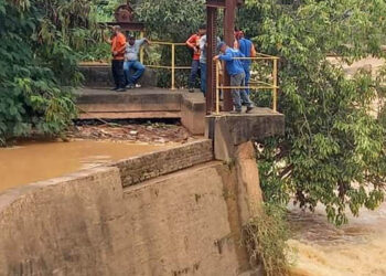 Comportas da represa do rio Guandu são abertas para evitar inundação no perímetro urbano