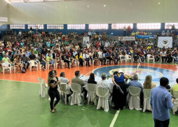 Poliesportivo lota na audiência pública que discutiu em Guandu a repactuação do Caso Samarco