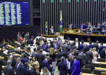 Reforma Tributária: apenas 3 dos 10 deputados federais capixabas votaram contra