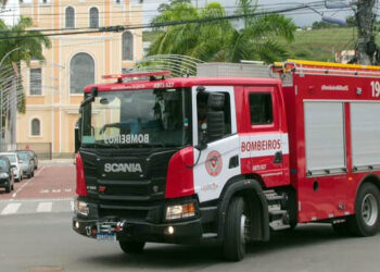 Posto Avançado dos Bombeiros de Baixo Guandu recebe viatura nova do Estado