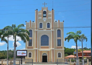 Novos dados do IBGE apontam que Baixo Guandu possui mais igrejas do que escolas e unidades de saúde somadas