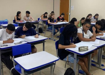 Banda Comuzzb oferece curso gratuito de “Atendimento ao Cliente” para alunos da rede pública