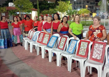 Projeto Preservando a Cultura na terceira idade faz apresentação na feirinha