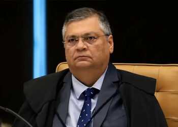 Ministro Flávio Dino barra validade de decisões estrangeiras sem o aval do STF