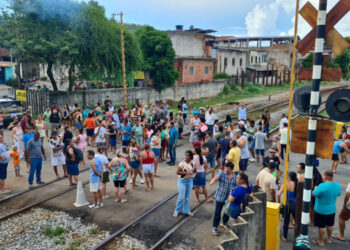 Vale suspende trens de passageiros depois de protesto em Resplendor