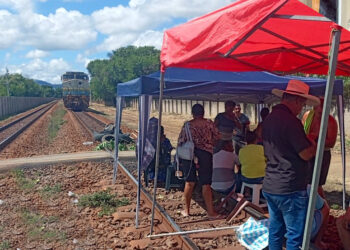 Manifestantes paralisam de novo a linha férrea da Vale, agora em Baixo Guandu
